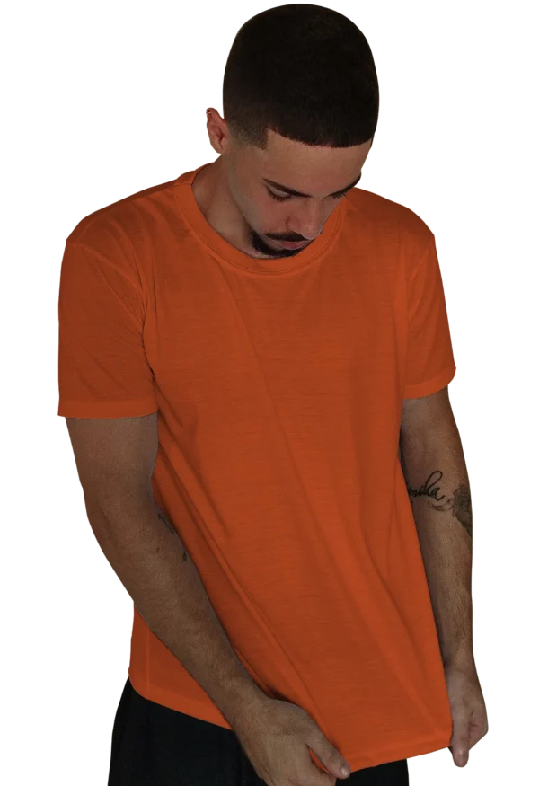 camiseta laranja