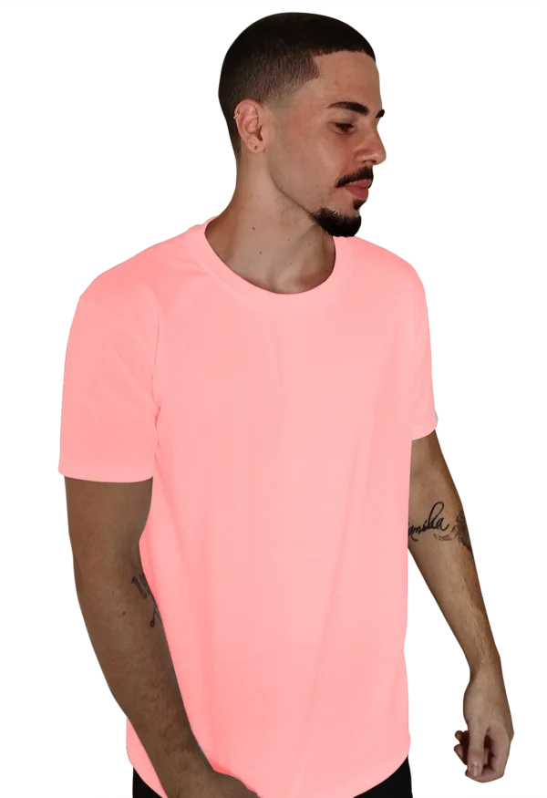 camiseta rosa claro