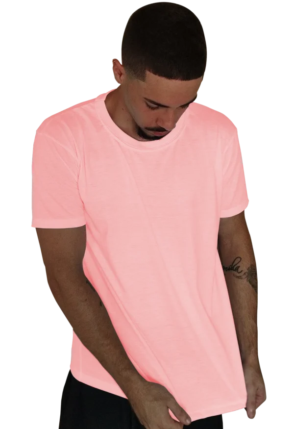 camiseta rosa claro